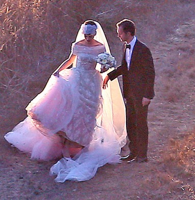 Anne Hathaway pink wedding dress
